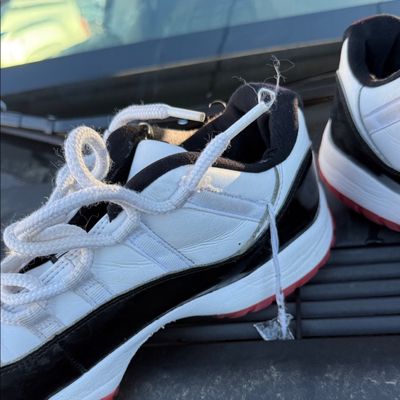 Air Jordan 11 Retro Low Concord Bred Size 10.5 No Box - Picture 2 of 4